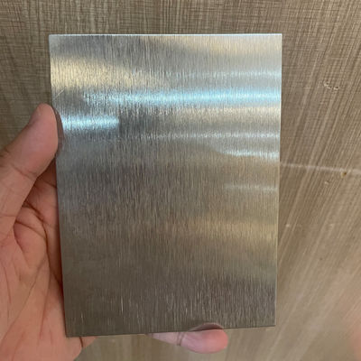 अच्छा दाम 304 ग्रेड साटन फिनिश हेयरलाइन स्टेनलेस स्टील शीट 1219x2438 मिमी रसोई काउंटरटॉप के लिए ऑनलाइन