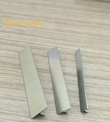 अच्छा दाम 304 स्टेनलेस स्टील टी आकार बुलनोज टाइल ट्रिम हेयरलाइन सतह और सिल्वर पीवीडी कोटिंग के साथ ऑनलाइन