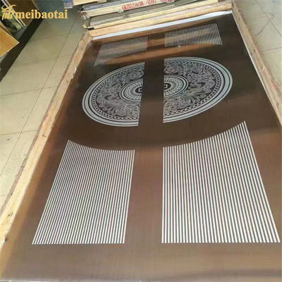 0.95 मिमी मोटाई 1219x2438 मिमी आकार में लिफ्ट के लिए उत्कीर्ण डिजाइन के साथ 304 स्टेनलेस स्टील प्लेट