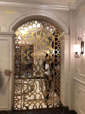 अच्छा दाम कांस्य रंग अनुकूलित धातु कक्ष विभाजक होटल के लिए सजावटी विभाजन ऑनलाइन