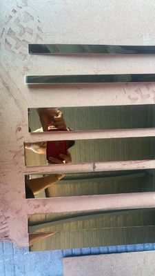 टाइल सुरक्षा के लिए 0.85 मिमी मोटाई के साथ जेआईएस मानक गोल्ड प्लेटिंग स्टेनलेस स्टील एज ट्रिम